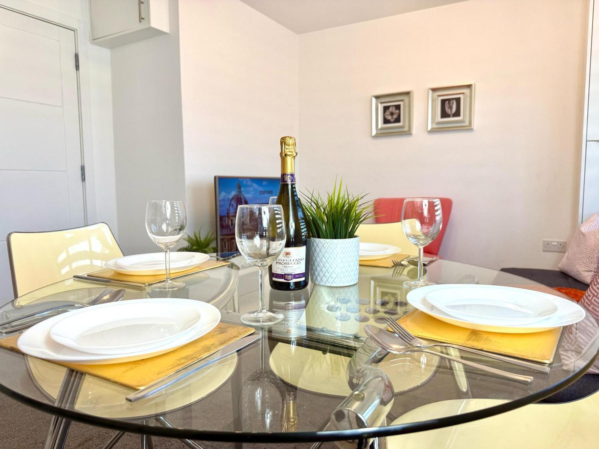 Walnut Flats-F5, Stylish 1-Bedroom - Parking, Netflix, Wifi - Close To Oxford, Bicester & Blenheim Palace Kidlington Extérieur photo