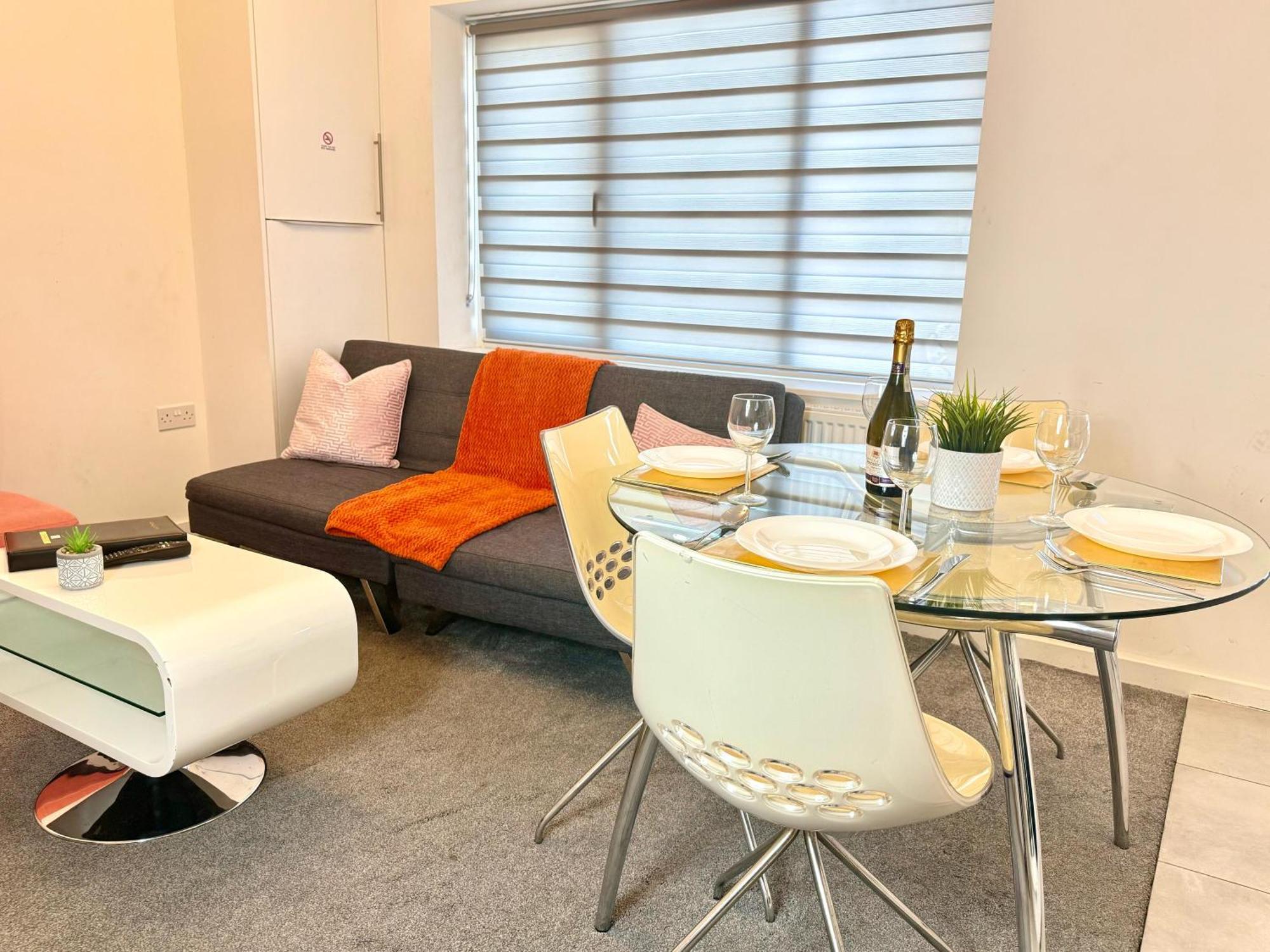 Walnut Flats-F5, Stylish 1-Bedroom - Parking, Netflix, Wifi - Close To Oxford, Bicester & Blenheim Palace Kidlington Extérieur photo