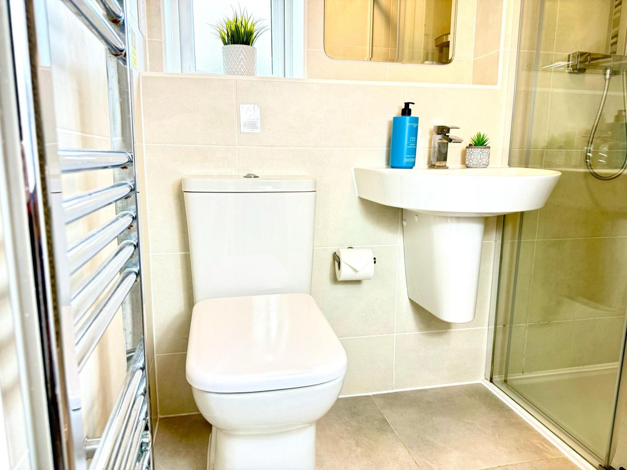 Walnut Flats-F5, Stylish 1-Bedroom - Parking, Netflix, Wifi - Close To Oxford, Bicester & Blenheim Palace Kidlington Extérieur photo
