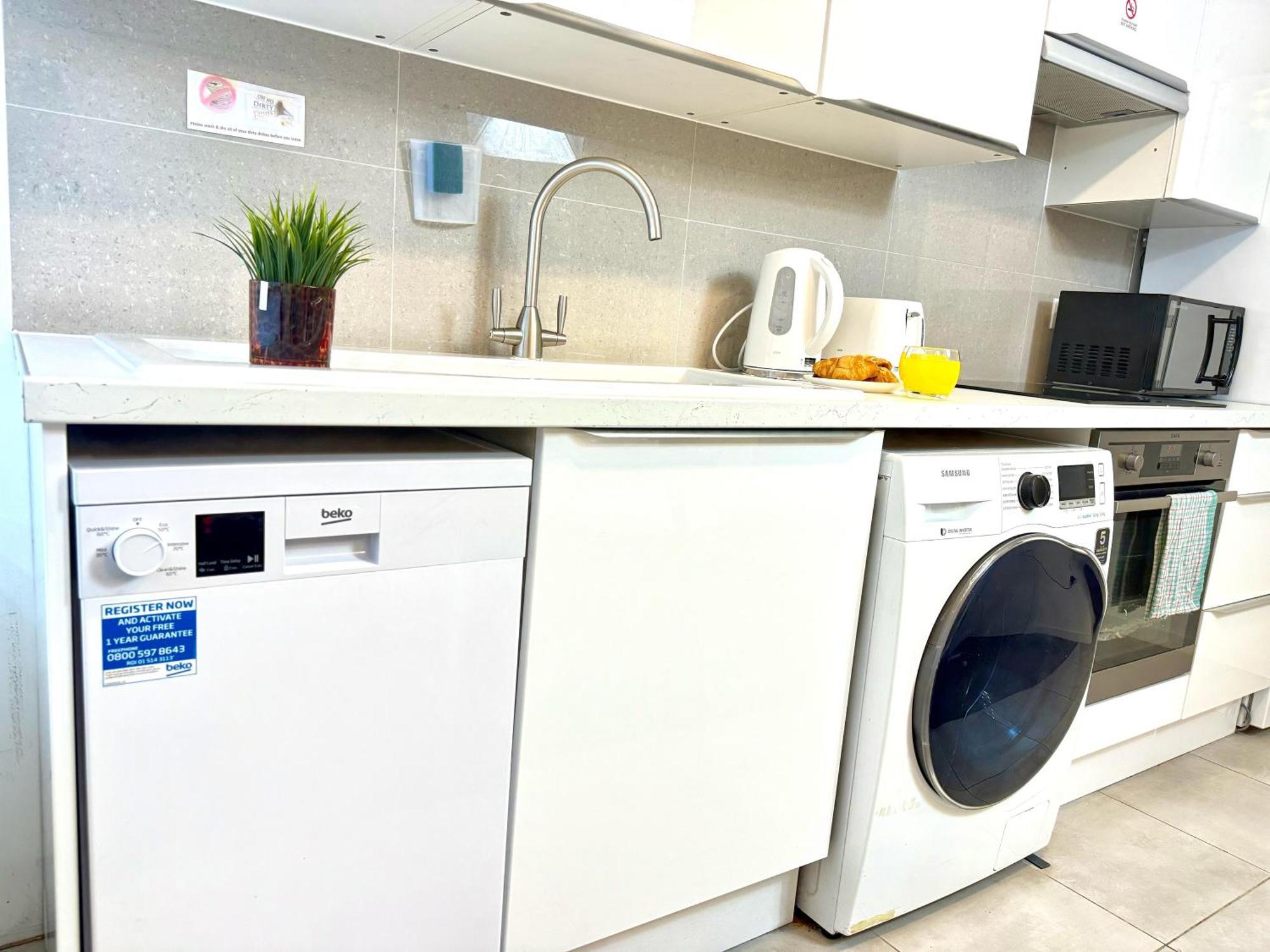 Walnut Flats-F5, Stylish 1-Bedroom - Parking, Netflix, Wifi - Close To Oxford, Bicester & Blenheim Palace Kidlington Extérieur photo