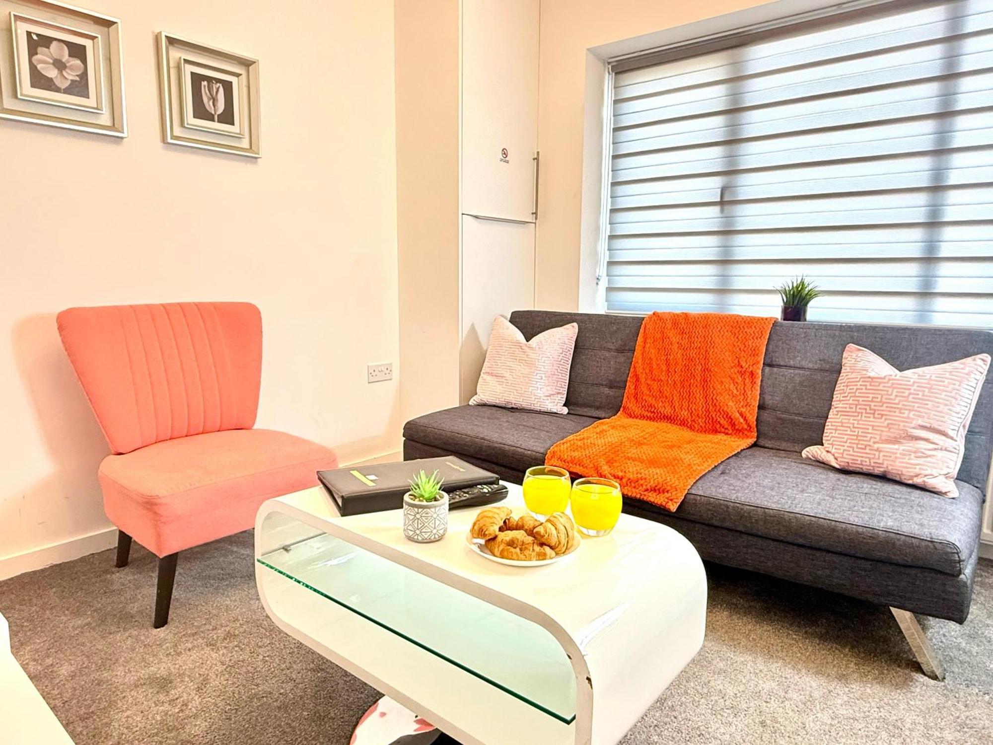 Walnut Flats-F5, Stylish 1-Bedroom - Parking, Netflix, Wifi - Close To Oxford, Bicester & Blenheim Palace Kidlington Extérieur photo