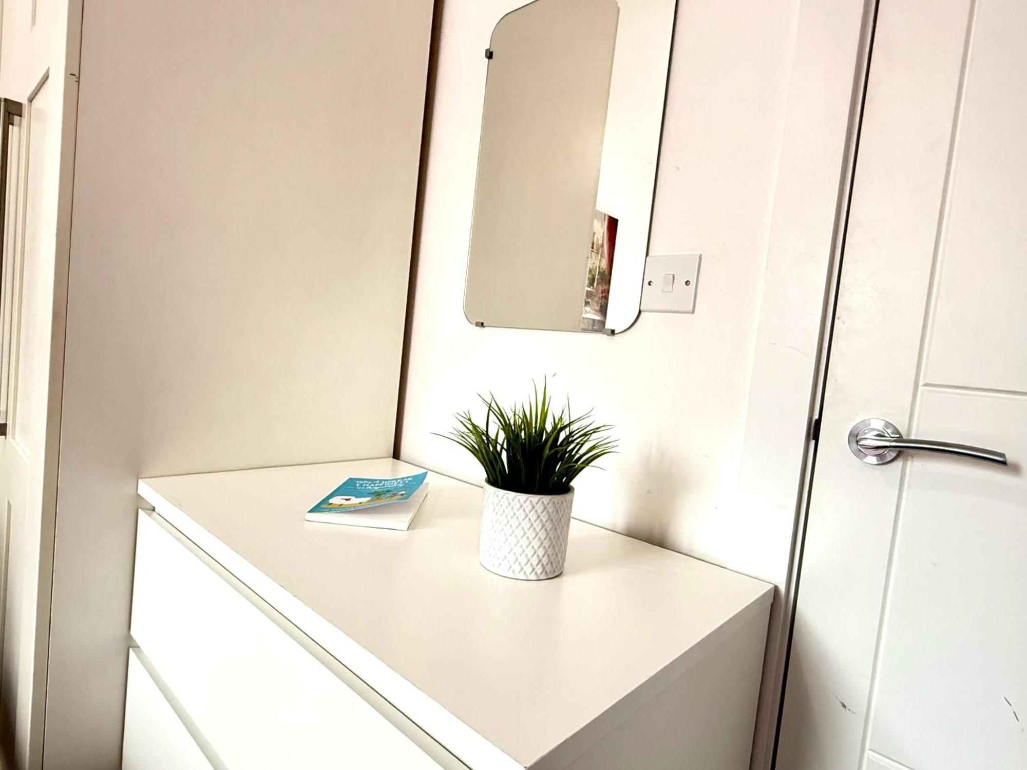 Walnut Flats-F5, Stylish 1-Bedroom - Parking, Netflix, Wifi - Close To Oxford, Bicester & Blenheim Palace Kidlington Extérieur photo