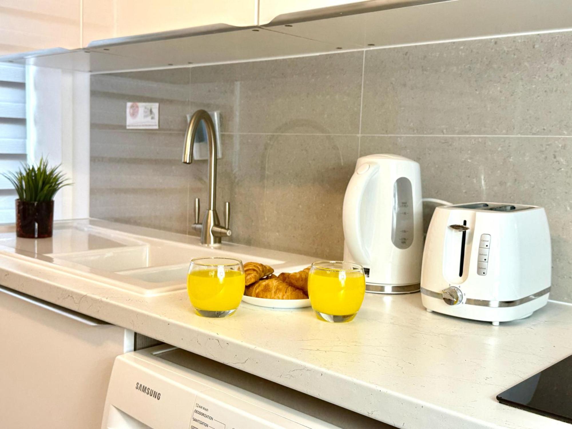 Walnut Flats-F5, Stylish 1-Bedroom - Parking, Netflix, Wifi - Close To Oxford, Bicester & Blenheim Palace Kidlington Extérieur photo